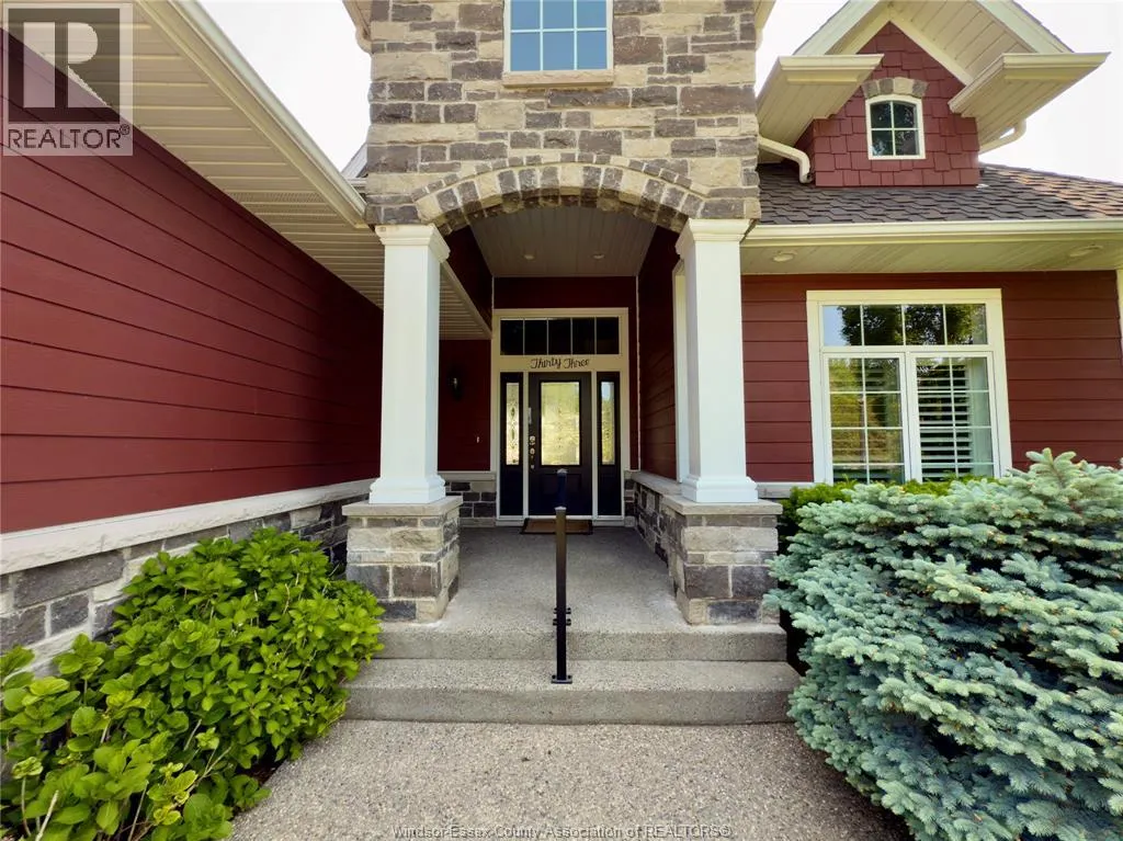 33 MONTEGO BAY CRESCENT