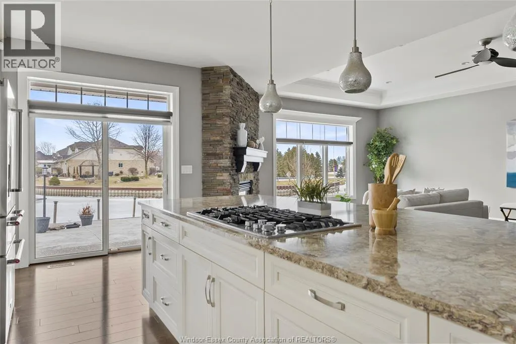 33 MONTEGO BAY CRESCENT