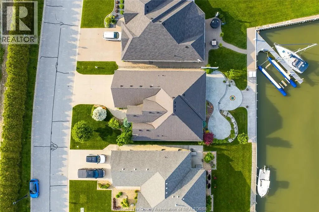 33 MONTEGO BAY CRESCENT