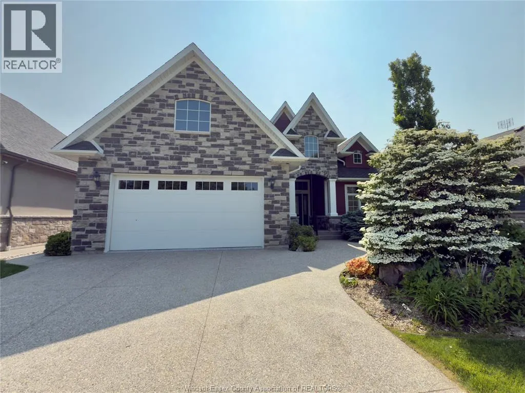 33 MONTEGO BAY CRESCENT