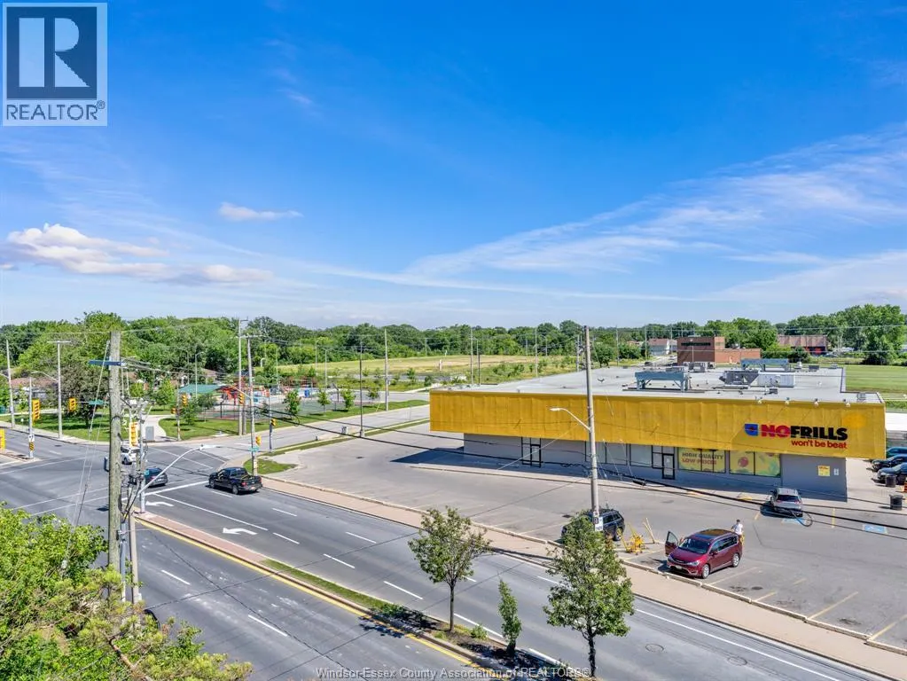 3950 WYANDOTTE STREET East Unit# 505