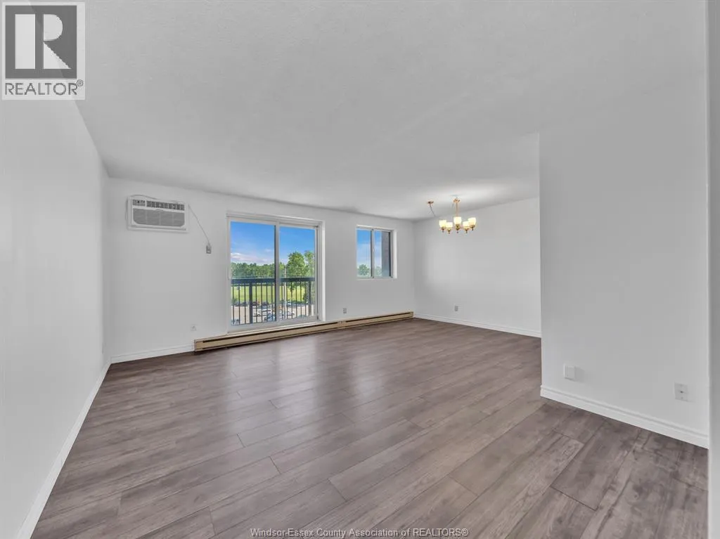 3950 WYANDOTTE STREET East Unit# 505