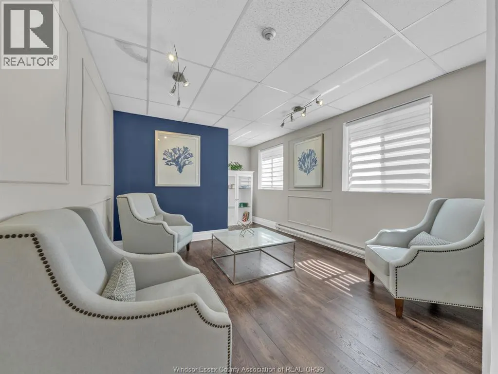 3950 WYANDOTTE STREET East Unit# 505