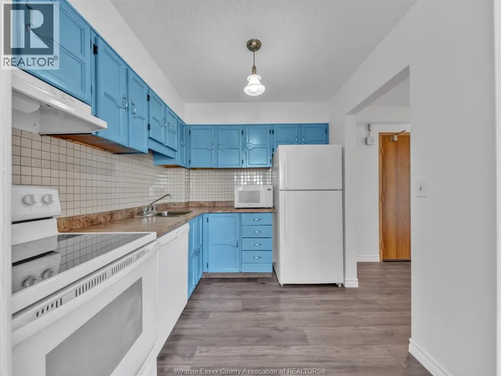 3950 WYANDOTTE STREET East Unit# 505