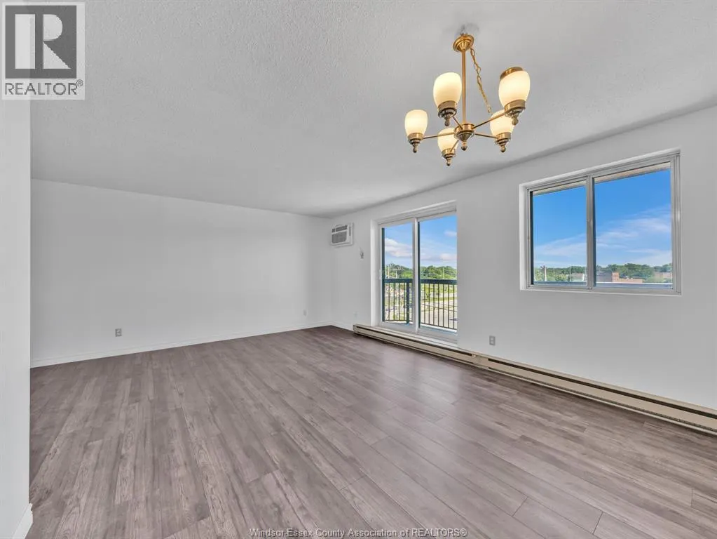 3950 WYANDOTTE STREET East Unit# 505