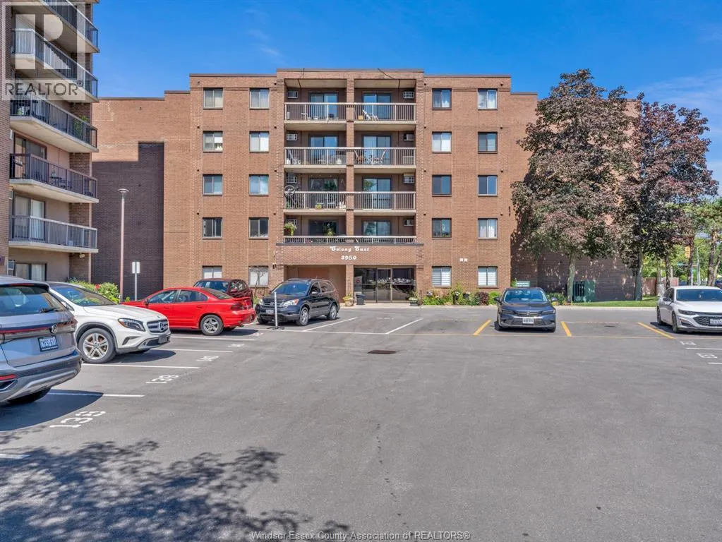 3950 WYANDOTTE STREET East Unit# 505