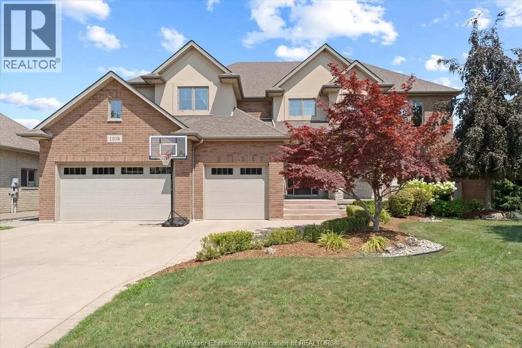1108 REGENCY CRESCENT