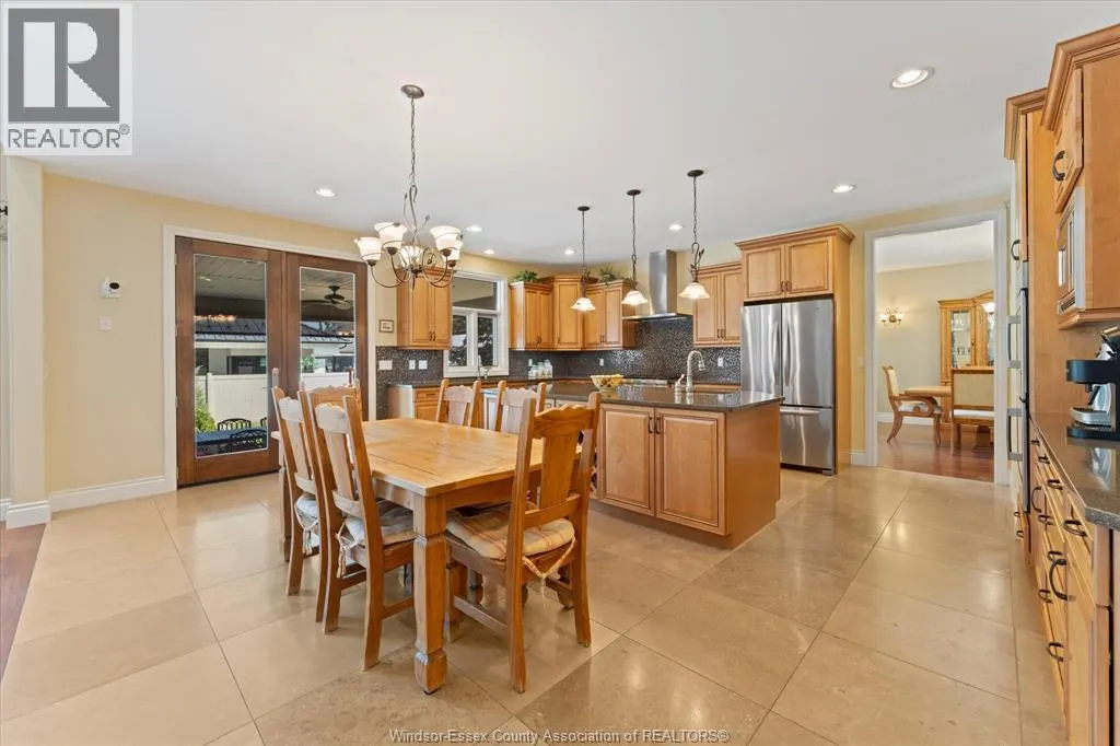 1108 REGENCY CRESCENT