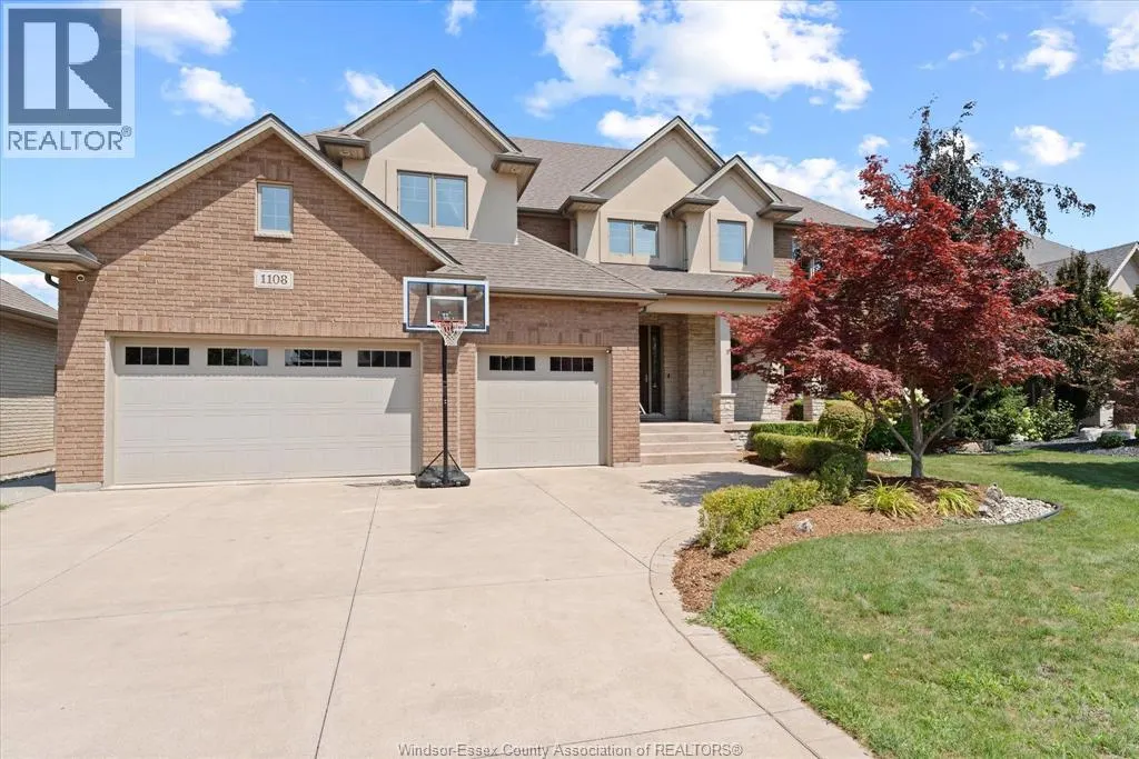 1108 REGENCY CRESCENT