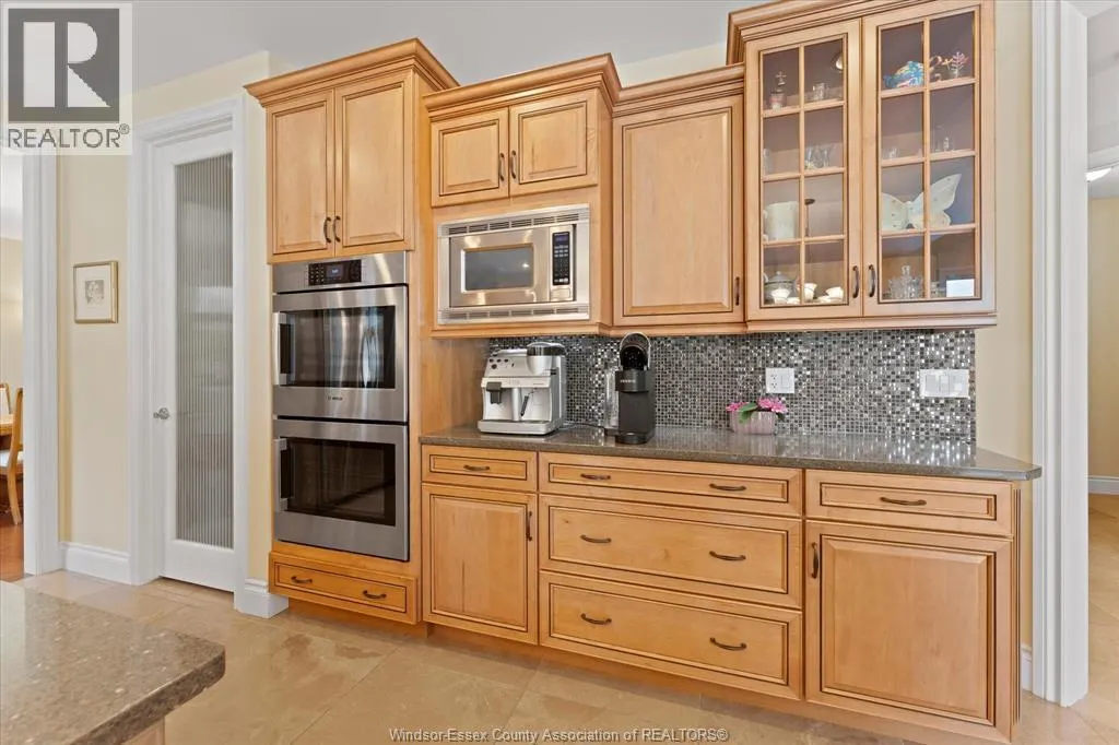 1108 REGENCY CRESCENT