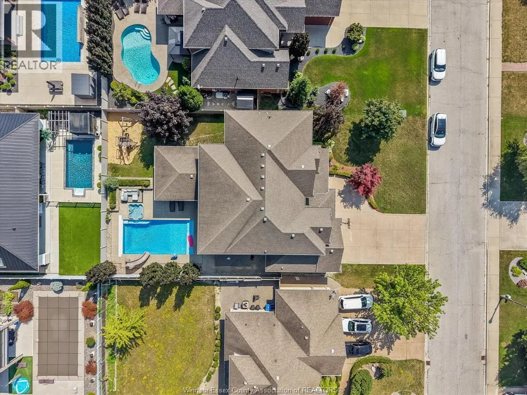1108 REGENCY CRESCENT