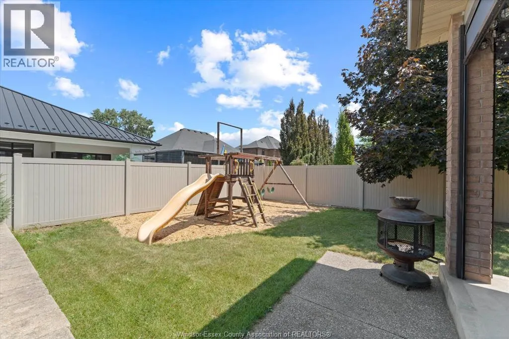1108 REGENCY CRESCENT