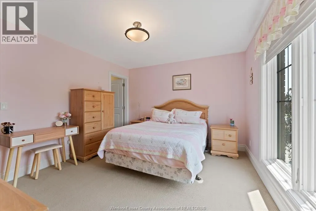 1108 REGENCY CRESCENT