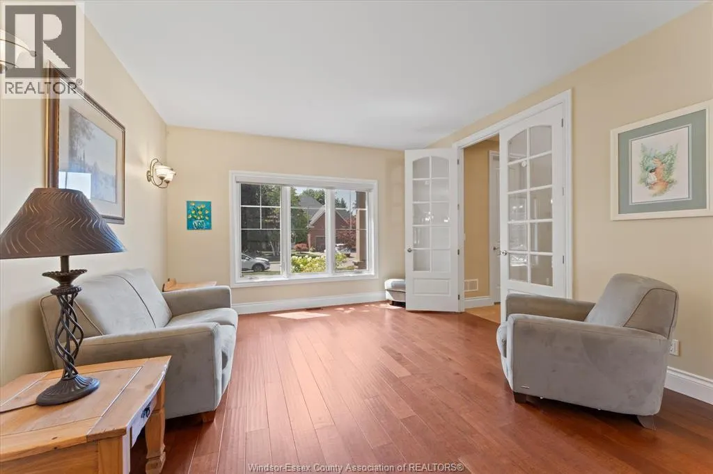 1108 REGENCY CRESCENT