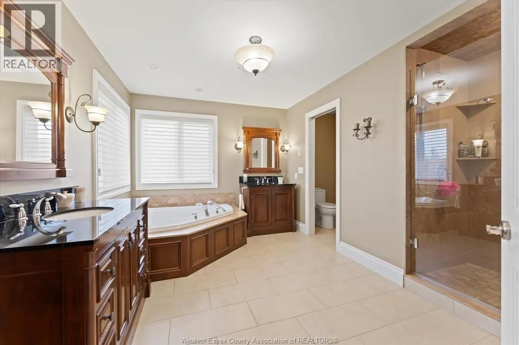 1108 REGENCY CRESCENT