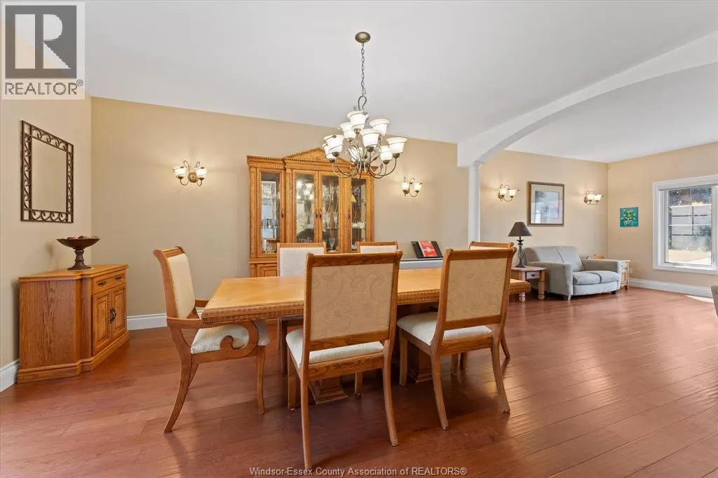1108 REGENCY CRESCENT