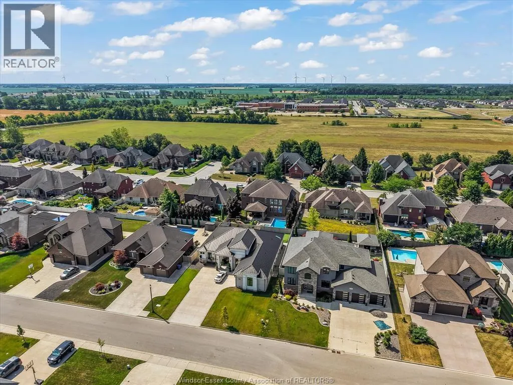 1108 REGENCY CRESCENT