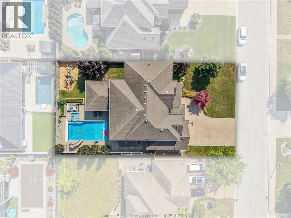 1108 REGENCY CRESCENT