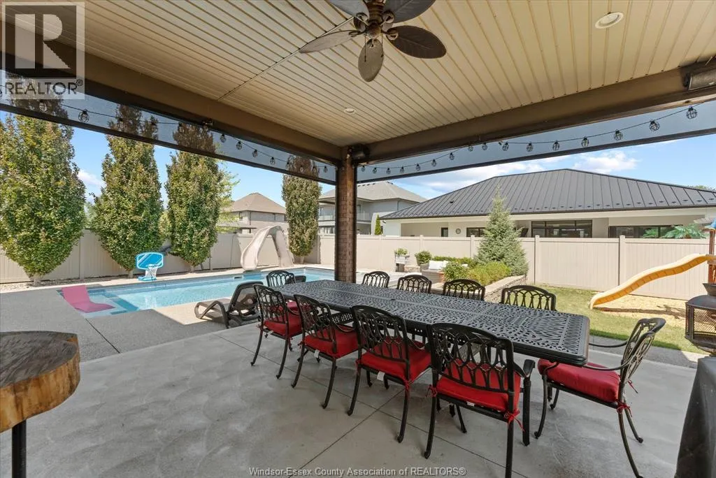 1108 REGENCY CRESCENT