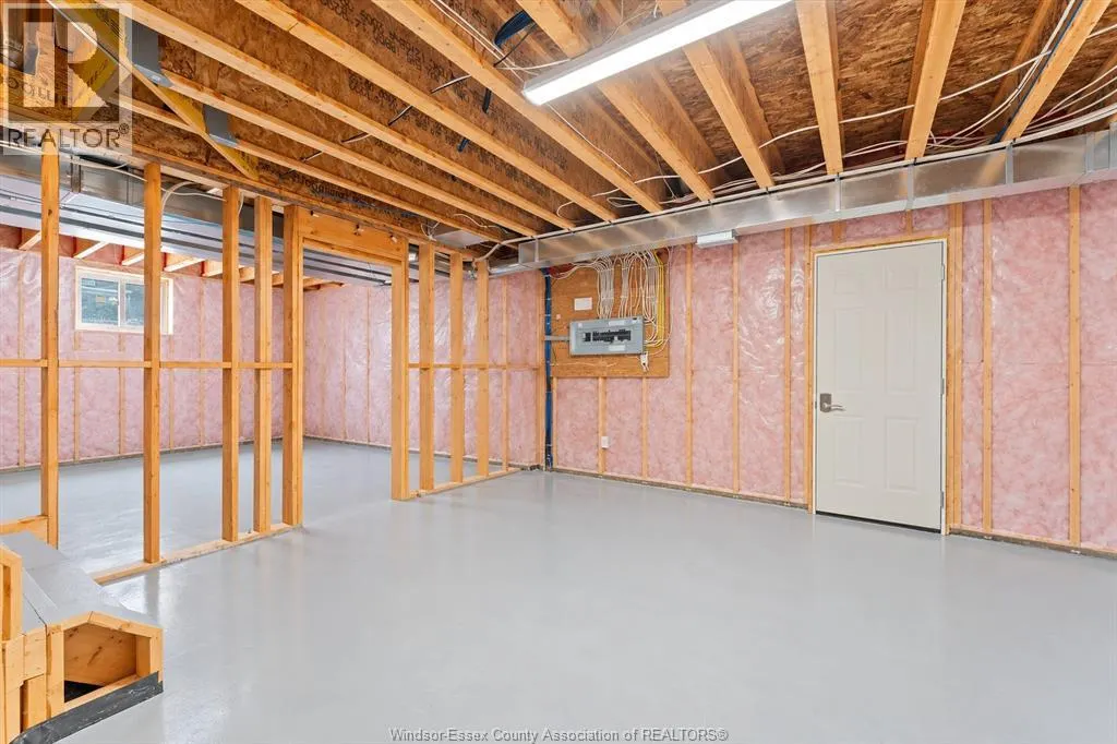 1108 REGENCY CRESCENT