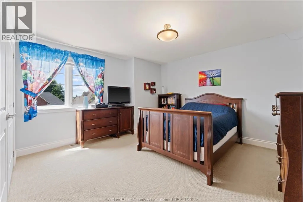 1108 REGENCY CRESCENT