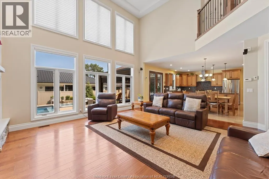 1108 REGENCY CRESCENT