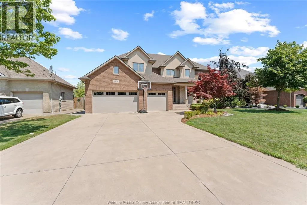 1108 REGENCY CRESCENT