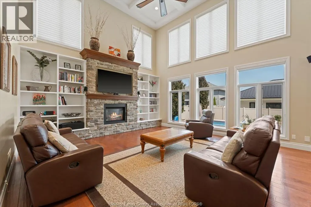 1108 REGENCY CRESCENT