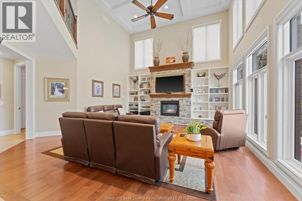 1108 REGENCY CRESCENT