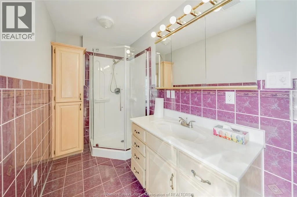 13902 RIVERSIDE DRIVE