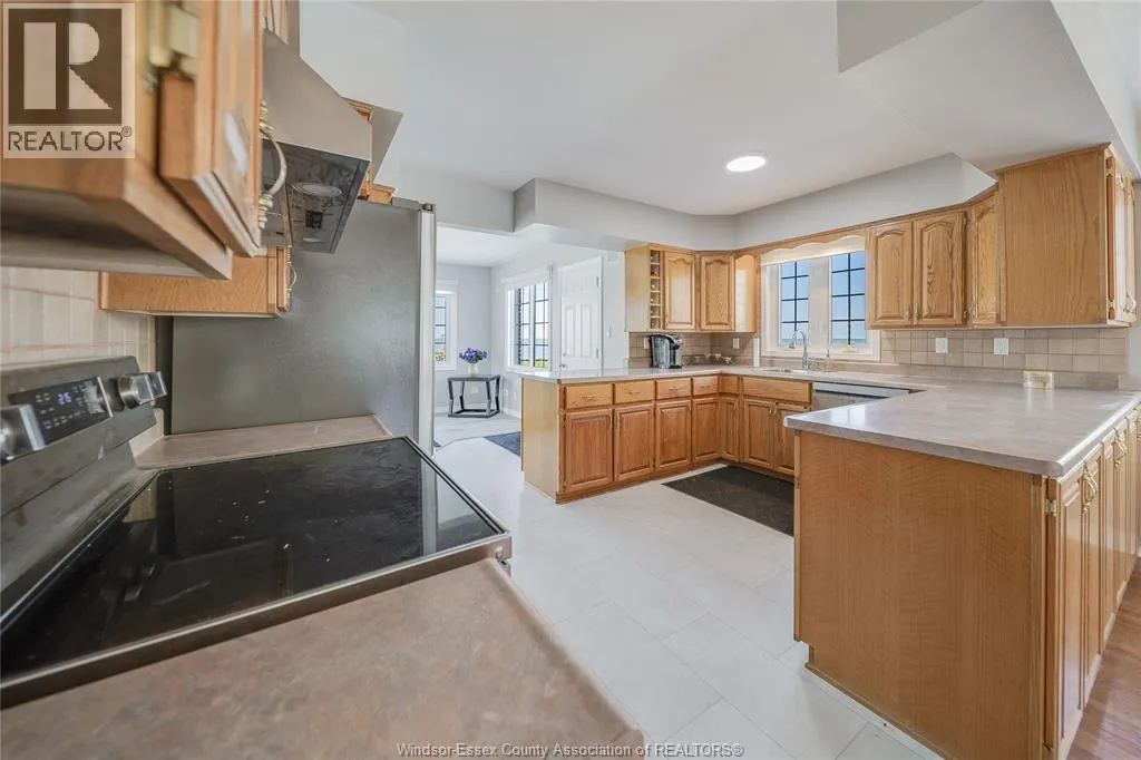 13902 RIVERSIDE DRIVE