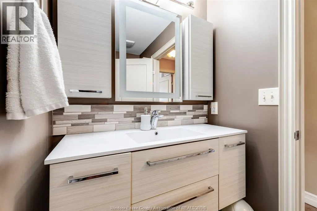 211 Dieppe CRESCENT