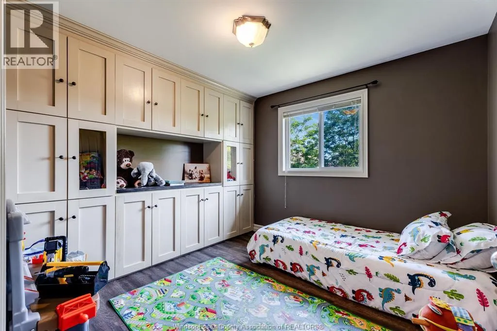 211 Dieppe CRESCENT