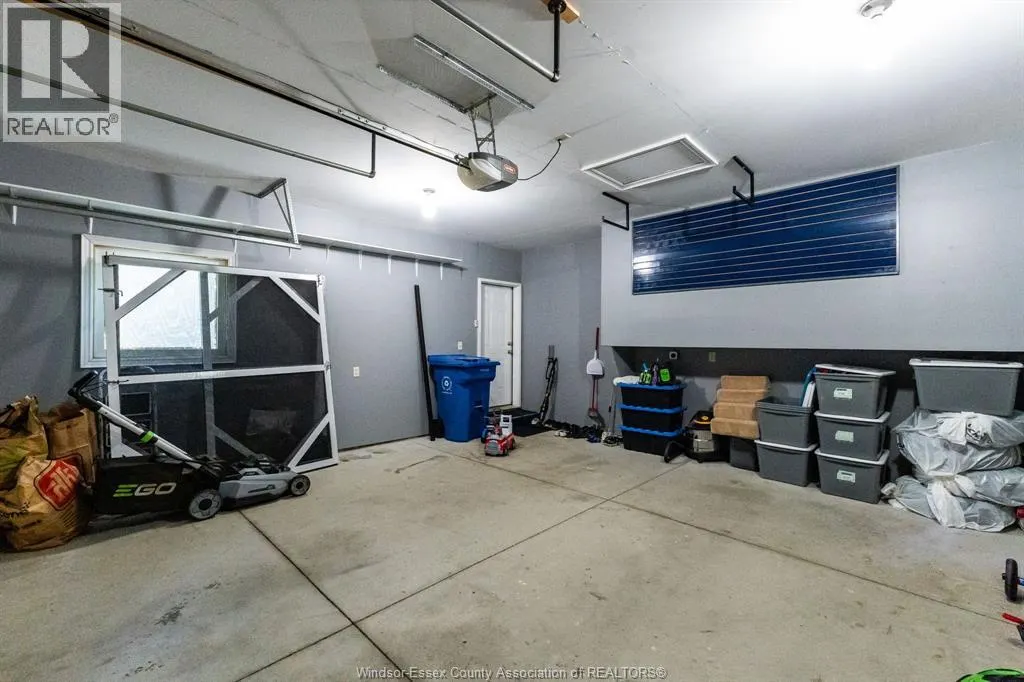 211 Dieppe CRESCENT
