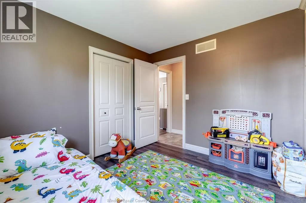 211 Dieppe CRESCENT