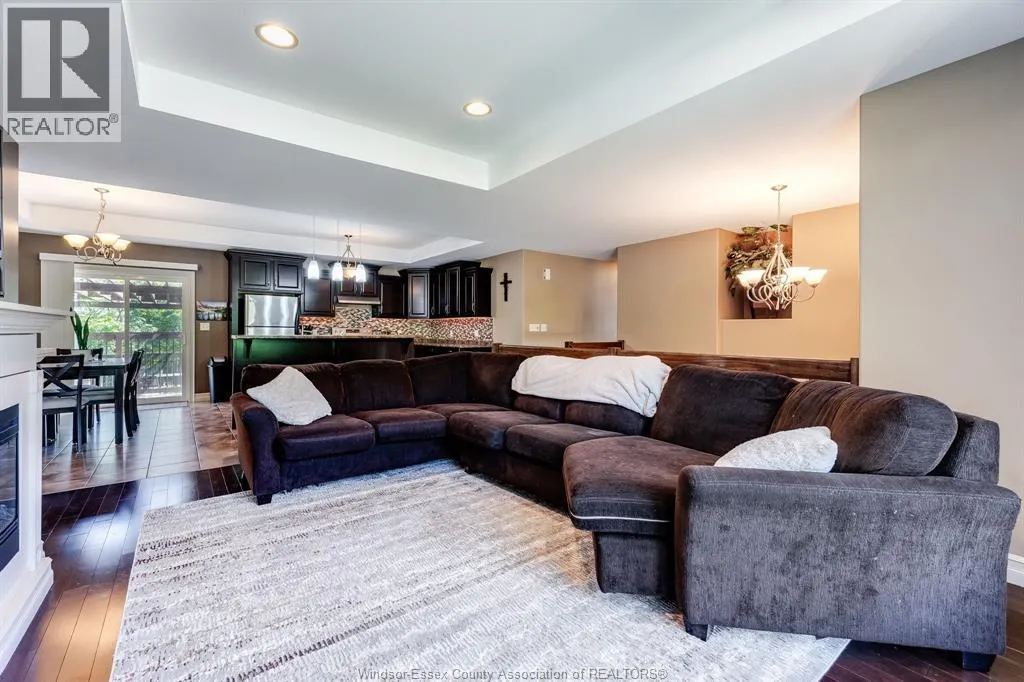 211 Dieppe CRESCENT