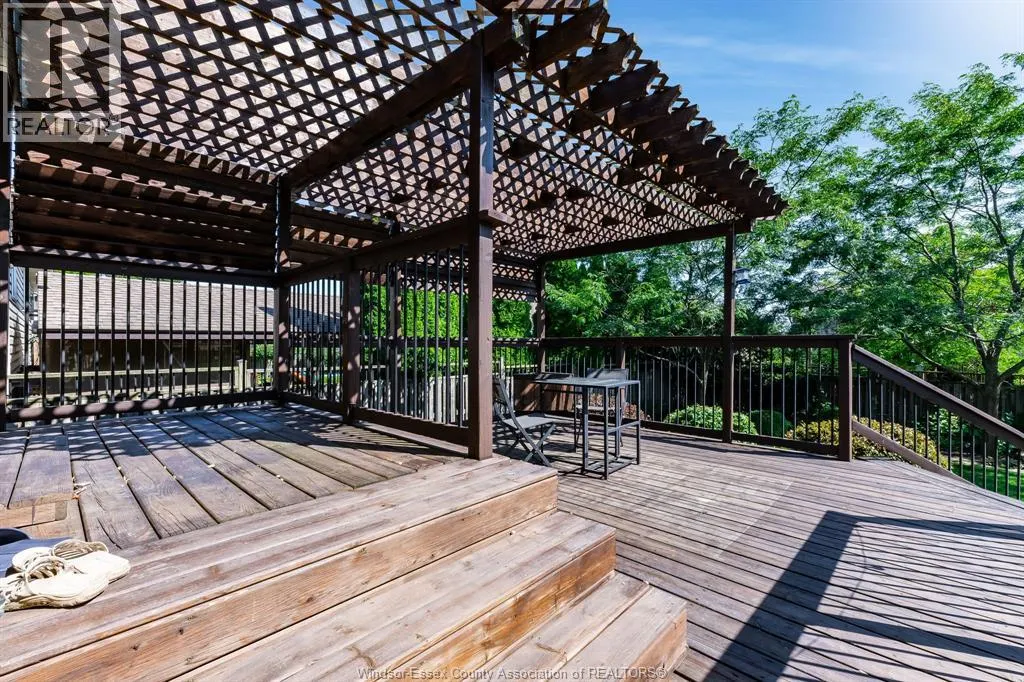 211 Dieppe CRESCENT