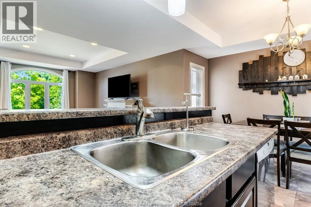 211 Dieppe CRESCENT