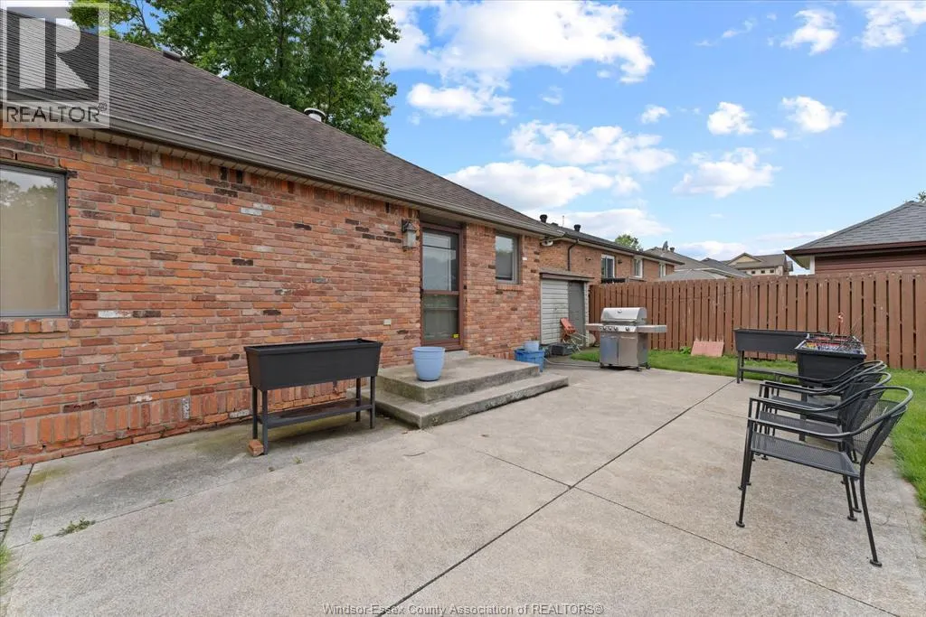 2198 SUZANNE STREET