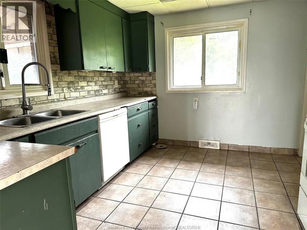 3615 Longfellow