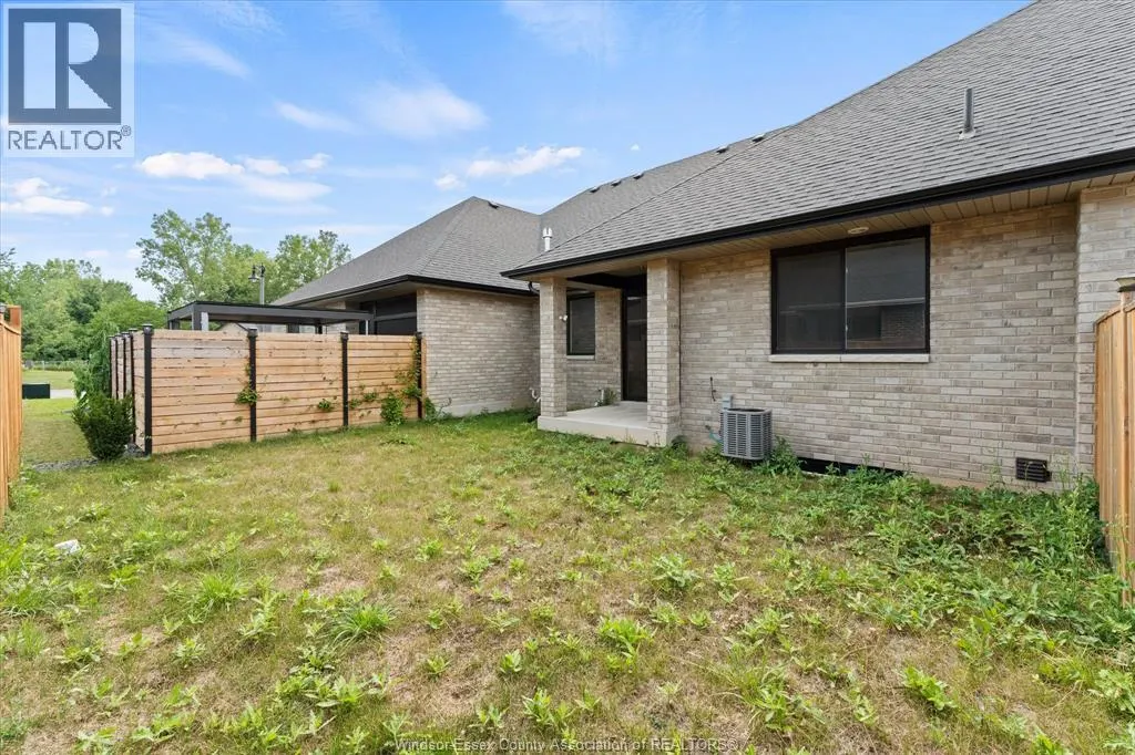 262 LIVINGSTONE CRESCENT