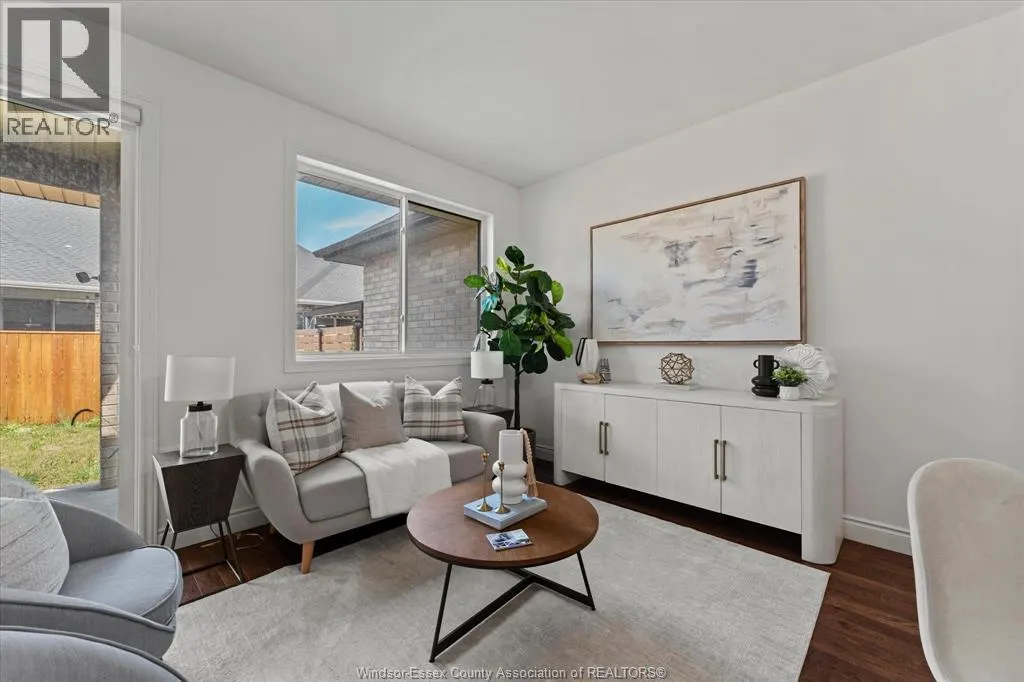 262 LIVINGSTONE CRESCENT