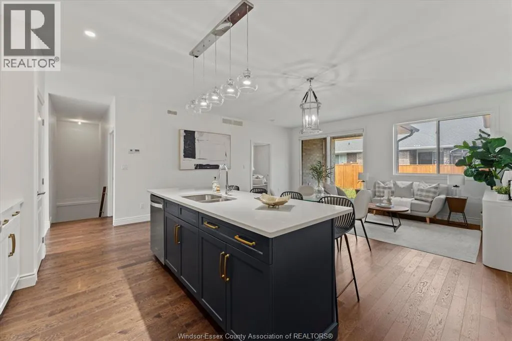 262 LIVINGSTONE CRESCENT