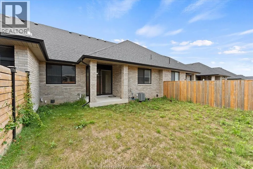 262 LIVINGSTONE CRESCENT