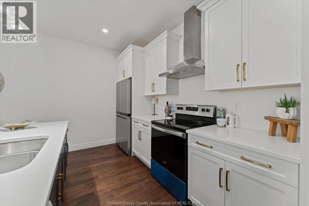 262 LIVINGSTONE CRESCENT