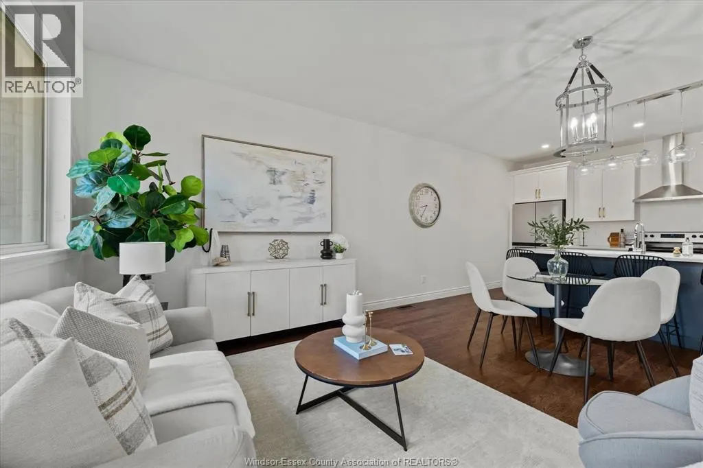 262 LIVINGSTONE CRESCENT