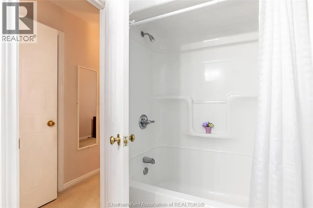 154 Semenyn AVENUE Unit# 24