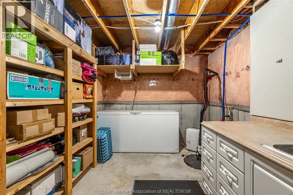 154 Semenyn AVENUE Unit# 24