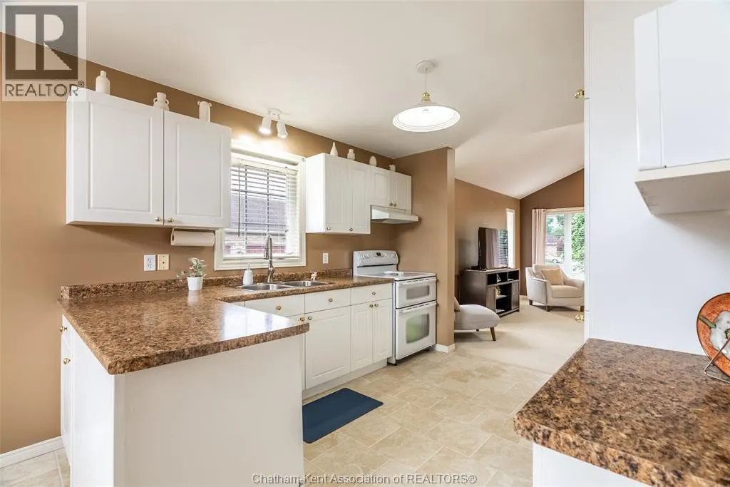 154 Semenyn AVENUE Unit# 24