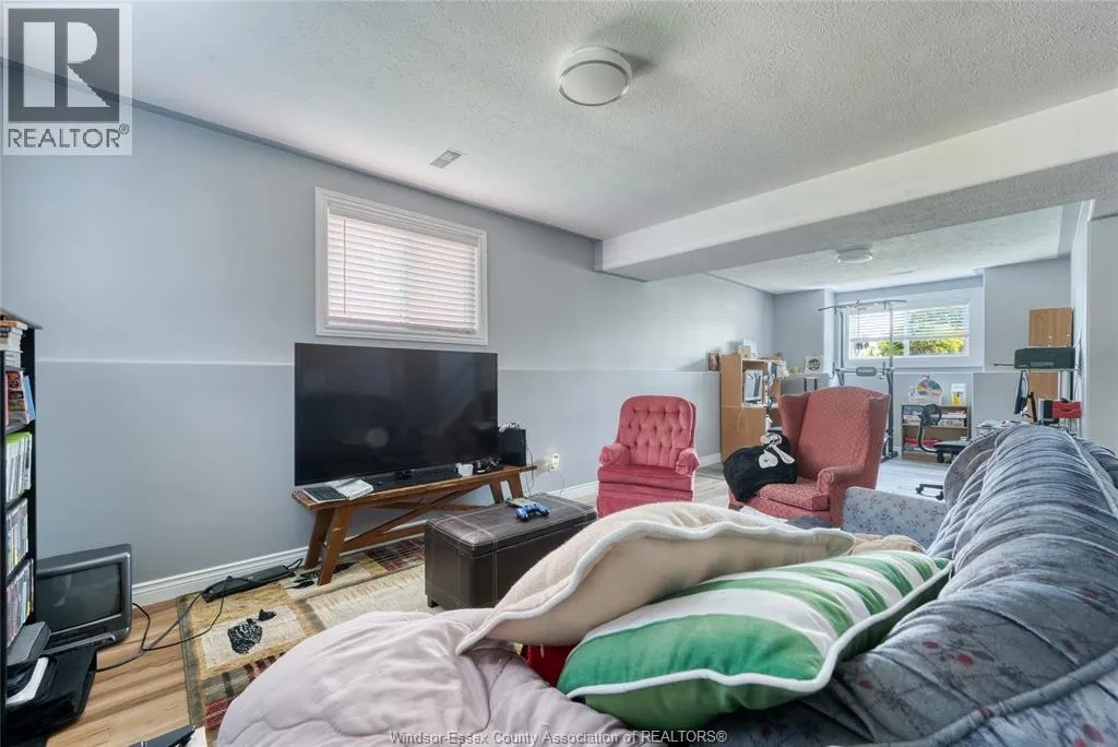 24 BRIARWOOD